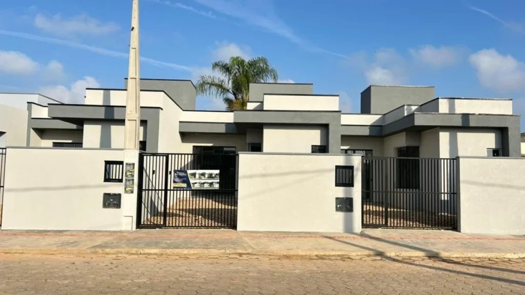 Casa Geminada com 1 suíte + 1 dormitório – Itacolomi – Balneário Piçarras – SC