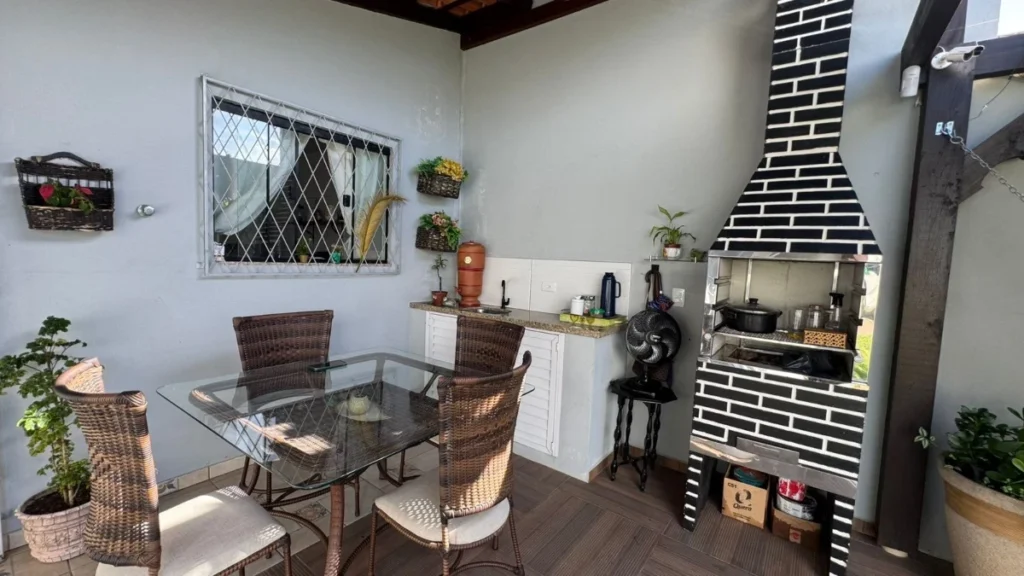 Excelente Casa Térrea Semi mobiliada a 650 metros do mar com 1 Suíte + 1 Dormitório no Itacolomi – Balneário Piçarras – SC