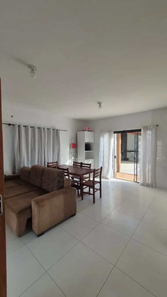 Casa sozinha no terreno com 1 suíte + 1 dormitório – Itacolomi – Balneário Piçarras – SC