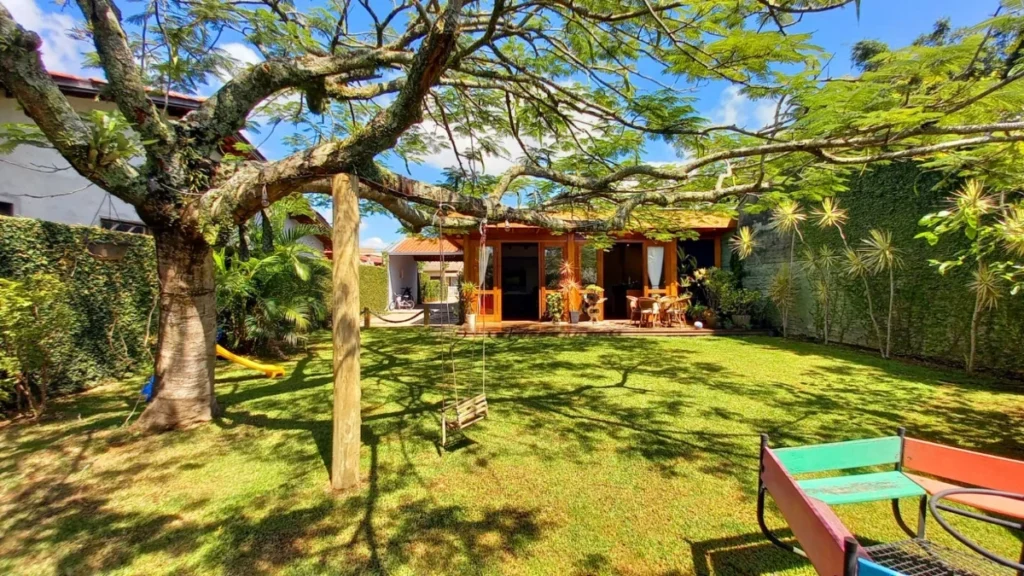 Casa Sozinha no terreno Mobiliada com 1 suíte + 3 dormitórios á 250 metros do mar – Centro – Penha – SC