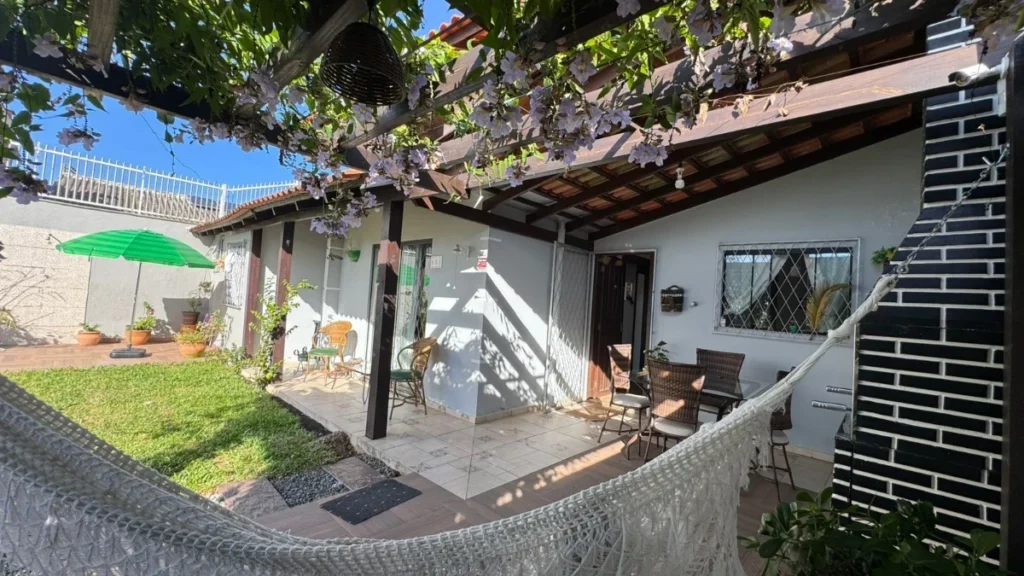Excelente Casa Térrea Semi mobiliada a 650 metros do mar com 1 Suíte + 1 Dormitório no Itacolomi – Balneário Piçarras – SC