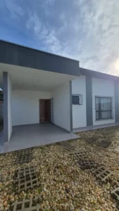Casa sozinha no terreno com 1 suíte + 1 dormitório – Itacolomi – Balneário Piçarras – SC