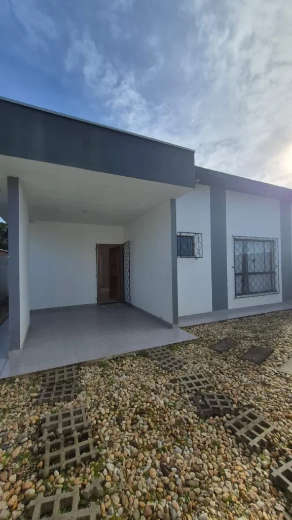 Casa sozinha no terreno com 1 suíte + 1 dormitório – Itacolomi – Balneário Piçarras – SC