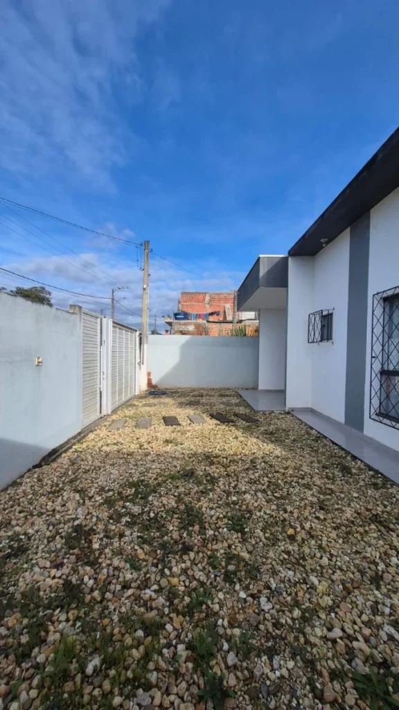 Casa sozinha no terreno com 1 suíte + 1 dormitório – Itacolomi – Balneário Piçarras – SC