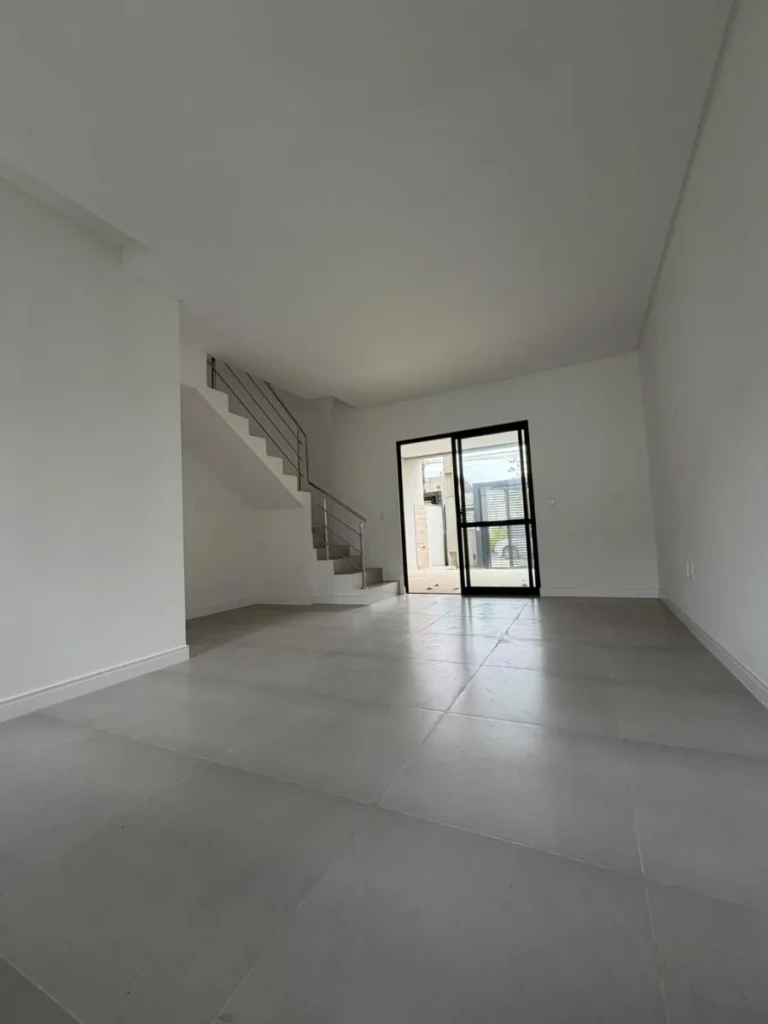 Sobrado Geminado com 1 suíte + 2 Demi suítes á 450 metros do mar em Itacolomi – Balneário Piçarras – SC – Residencial Santé