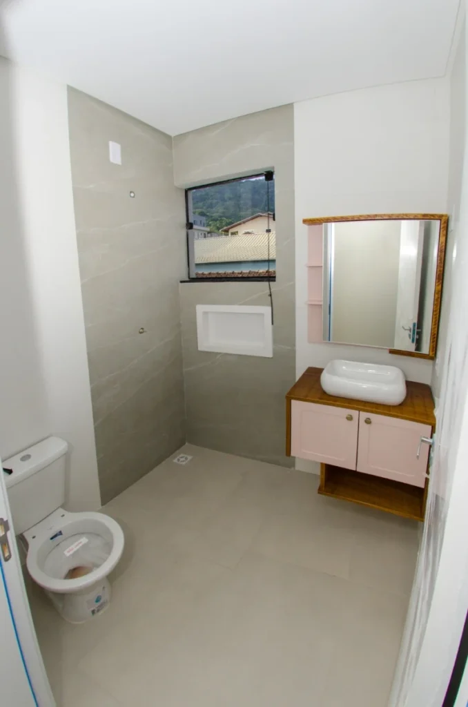Apartamento com 1 suíte + 2 dormitórios à 250 metros do mar – Armação Penha – SC – Residencial Santa Maria