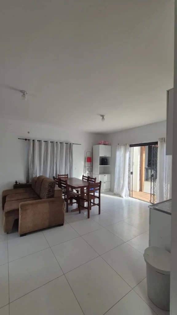 Casa sozinha no terreno com 1 suíte + 1 dormitório – Itacolomi – Balneário Piçarras – SC