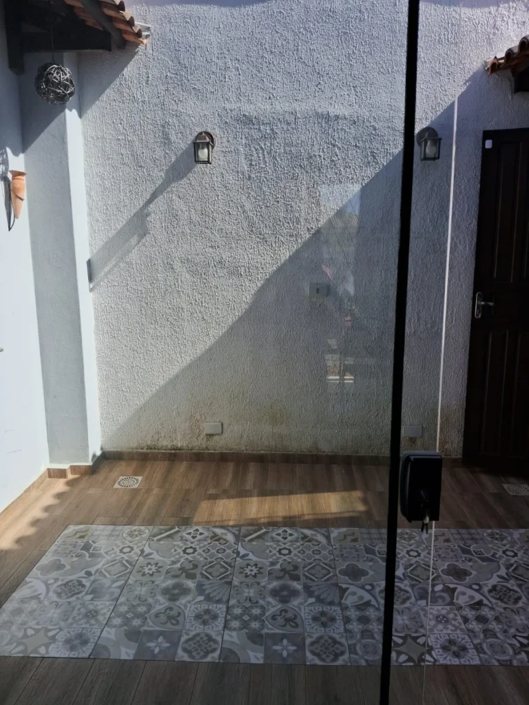 Excelente Casa Térrea Semi mobiliada a 650 metros do mar com 1 Suíte + 1 Dormitório no Itacolomi – Balneário Piçarras – SC