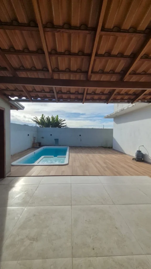 Casa sozinha no terreno com 1 suíte + 1 dormitório – Itacolomi – Balneário Piçarras – SC