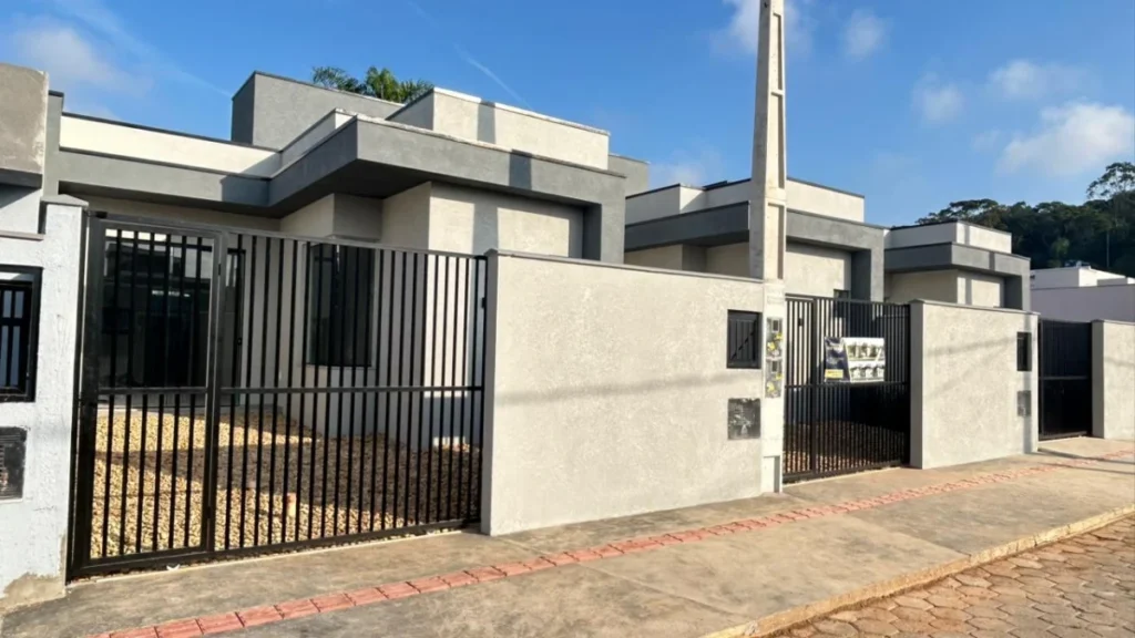 Casa Geminada com 1 suíte + 1 dormitório – Itacolomi – Balneário Piçarras – SC