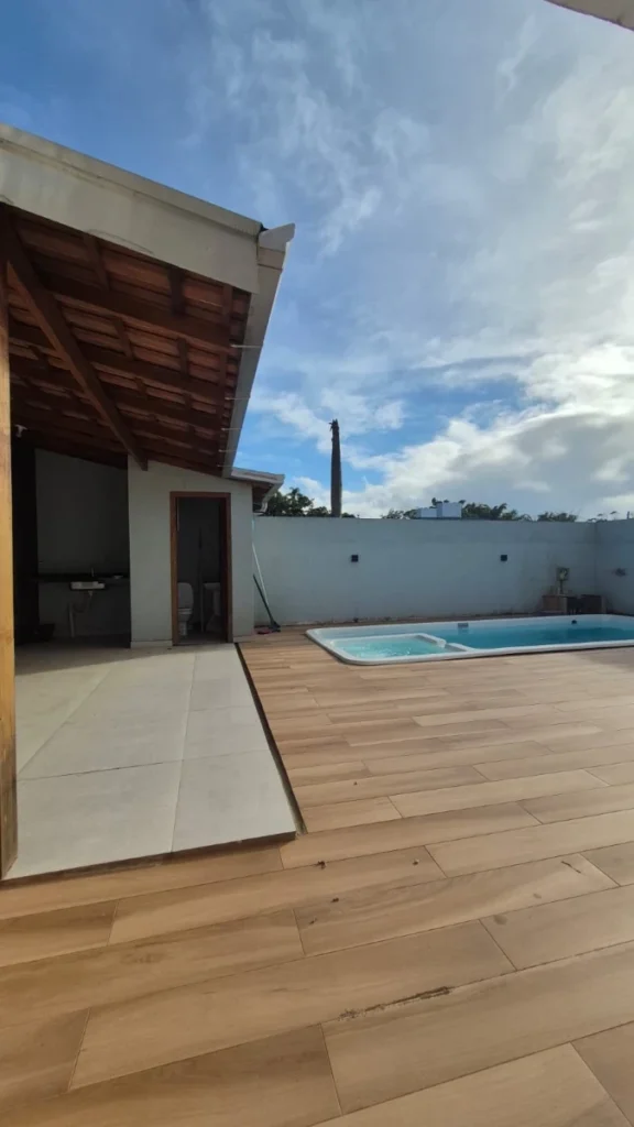 Casa sozinha no terreno com 1 suíte + 1 dormitório – Itacolomi – Balneário Piçarras – SC