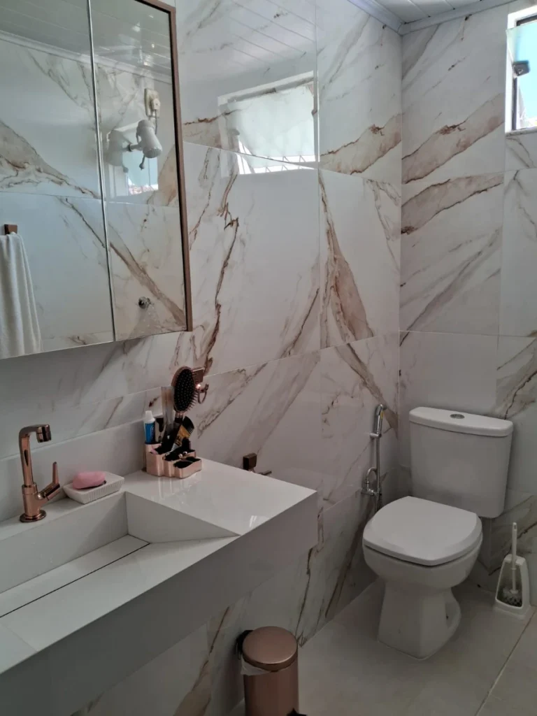 Excelente Casa Térrea Semi mobiliada a 650 metros do mar com 1 Suíte + 1 Dormitório no Itacolomi – Balneário Piçarras – SC