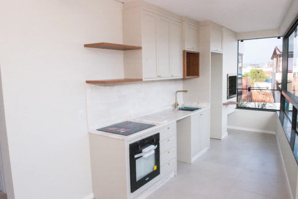 Apartamento com 1 suíte + 2 dormitórios à 250 metros do mar – Armação Penha – SC – Residencial Santa Maria