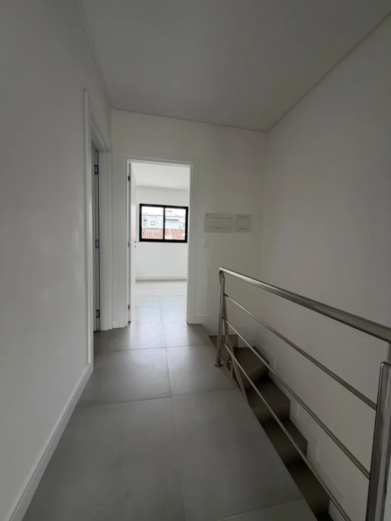 Sobrado Geminado com 1 suíte + 2 Demi suítes á 450 metros do mar em Itacolomi – Balneário Piçarras – SC – Residencial Santé