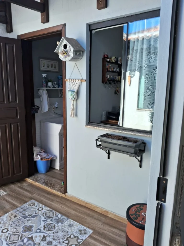 Excelente Casa Térrea Semi mobiliada a 650 metros do mar com 1 Suíte + 1 Dormitório no Itacolomi – Balneário Piçarras – SC