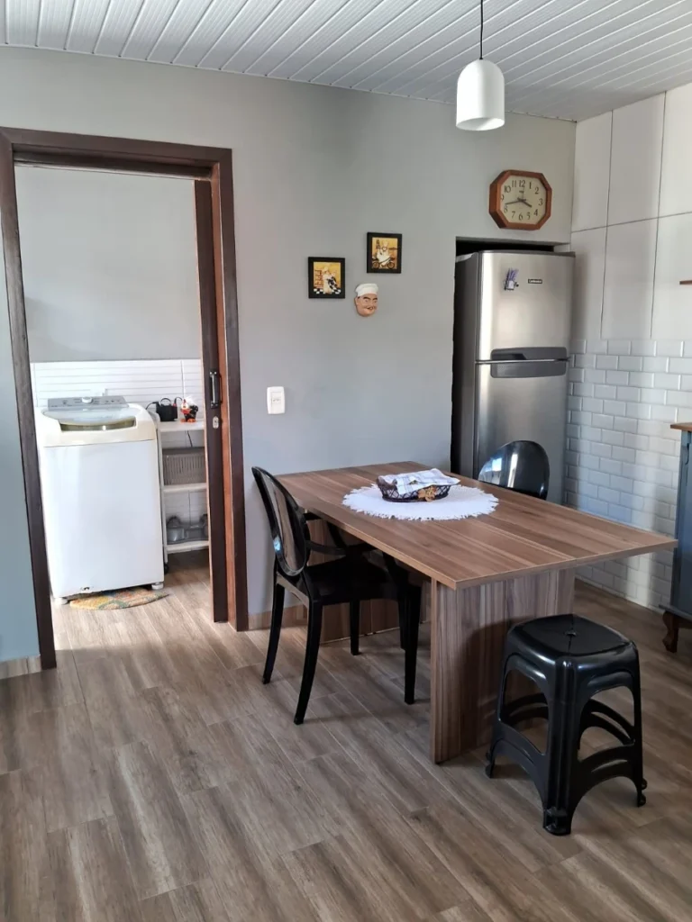 Excelente Casa Térrea Semi mobiliada a 650 metros do mar com 1 Suíte + 1 Dormitório no Itacolomi – Balneário Piçarras – SC